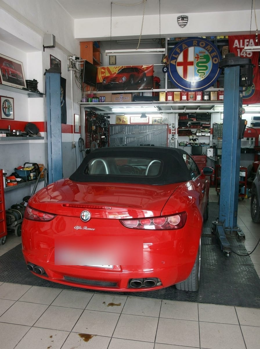 Alfa Romeo Spider στο συνεργείο Μαργαρώνης, πίσω όψη